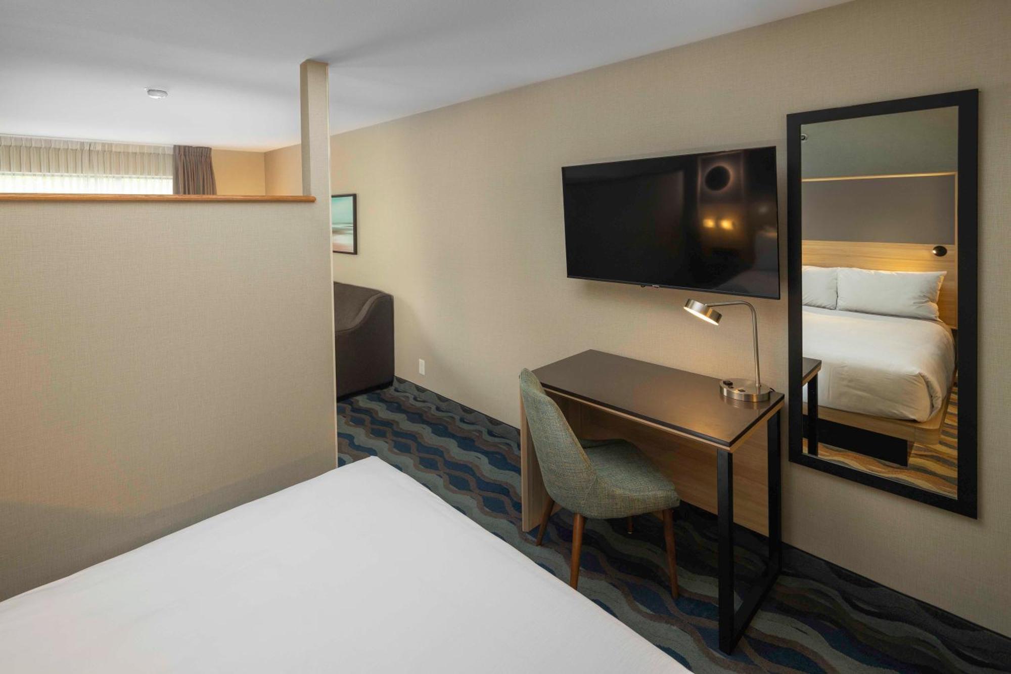 Accent Inns Vancouver Airport Richmond Exterior photo